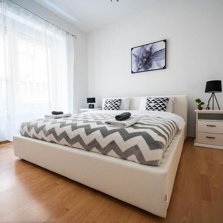 Bright And Modern 1Bdr Apartment In The Center SJJ Exteriér fotografie